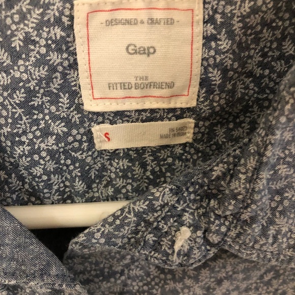 GAP tiny patterned button up chambray - Picture 2 of 5